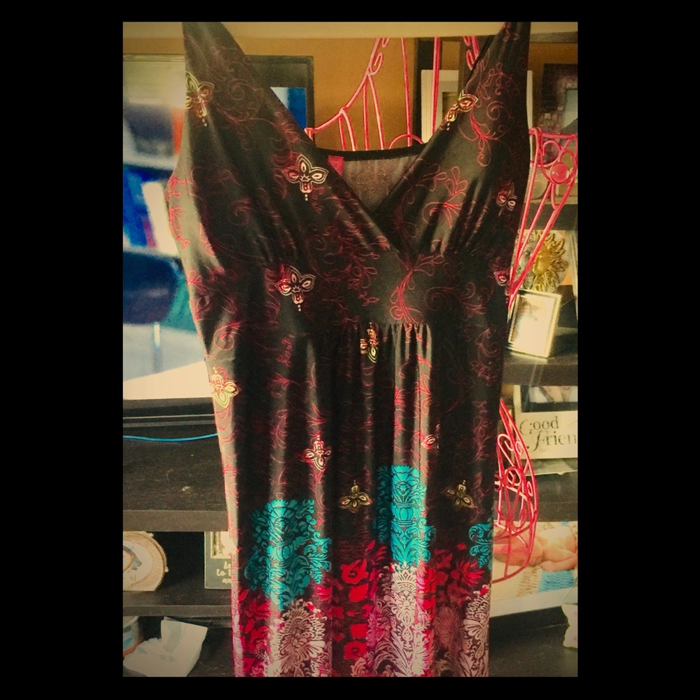 XL Beautiful colors Casual dress. Above the knee.